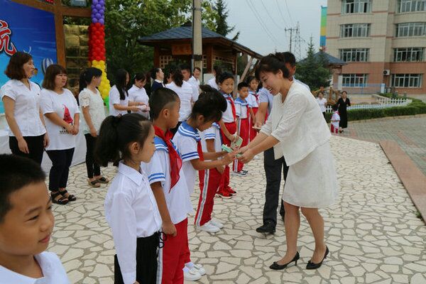 延河小学举行梦想从这里启航新生入学仪式