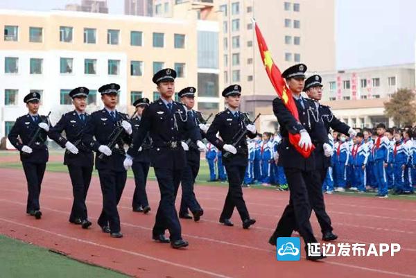 3月15日,琿春出入境邊防檢查站聯合琿春市第二實驗小學開展