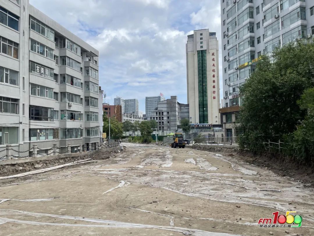 的延吉市一中西門至局子街路段預計9月末通車;正在抓緊施工路段延吉市